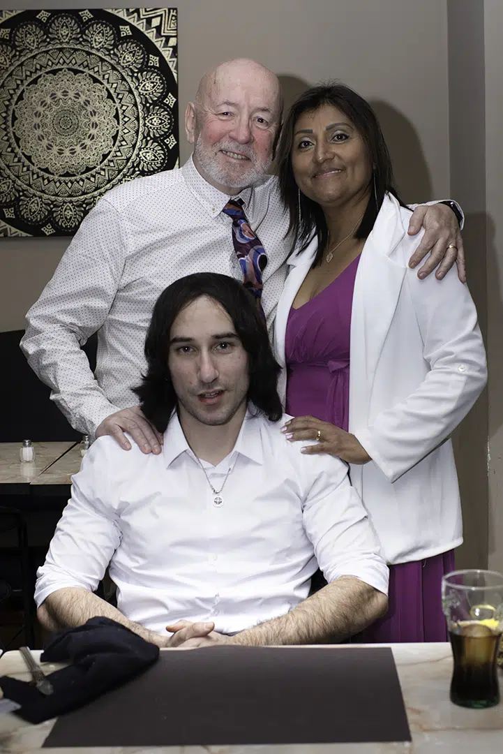 Carlos, Zoila y Pau en el restaurante