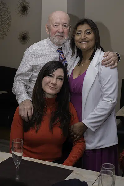 Carlos, Zoila y Laura en el restaurante
